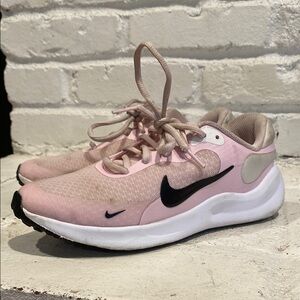 Nike Women's Pink Running Shoes